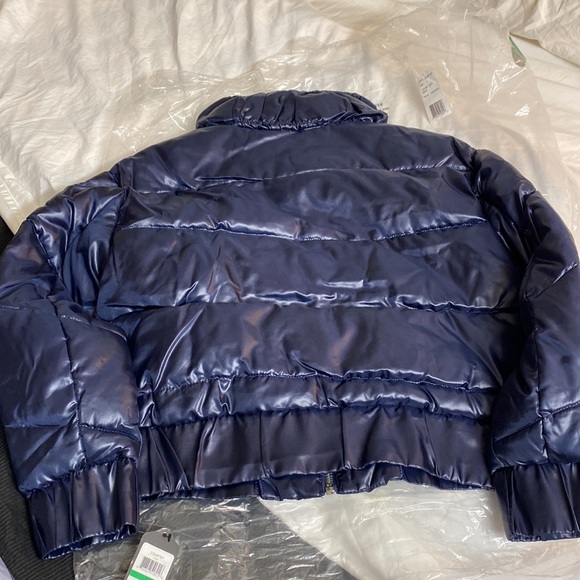 Guess puffer Jacket - Picture 2 of 8
